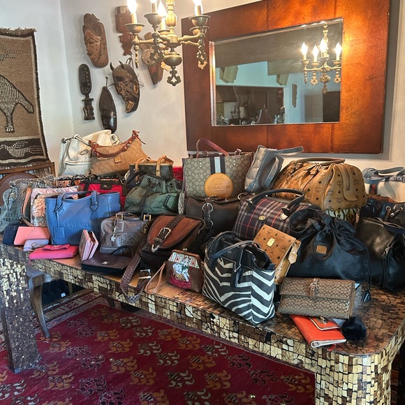 Meet your Posher, Adrienne - Picture 16 of 16